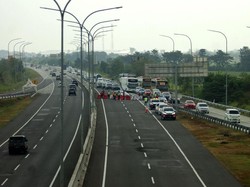 One Way Kalikangkung-Cikampek Berlaku Lagi, Volume Kendaraan Meningkat