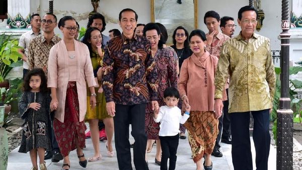 Tingkah Menggemaskan Jan Ethes Ikut Jokowi Silaturahmi ke Keraton Yogya