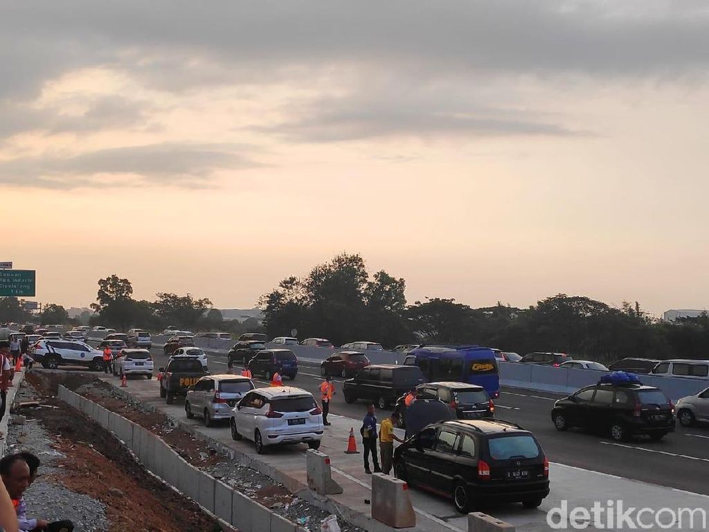 Awas Macet! 338 Ribu Kendaraan Diprediksi Pulang ke Jakarta Sejak Hari Ini Awas Macet! 338 Ribu Kendaraan Diprediksi Pulang ke Jakarta Sejak Hari Ini
