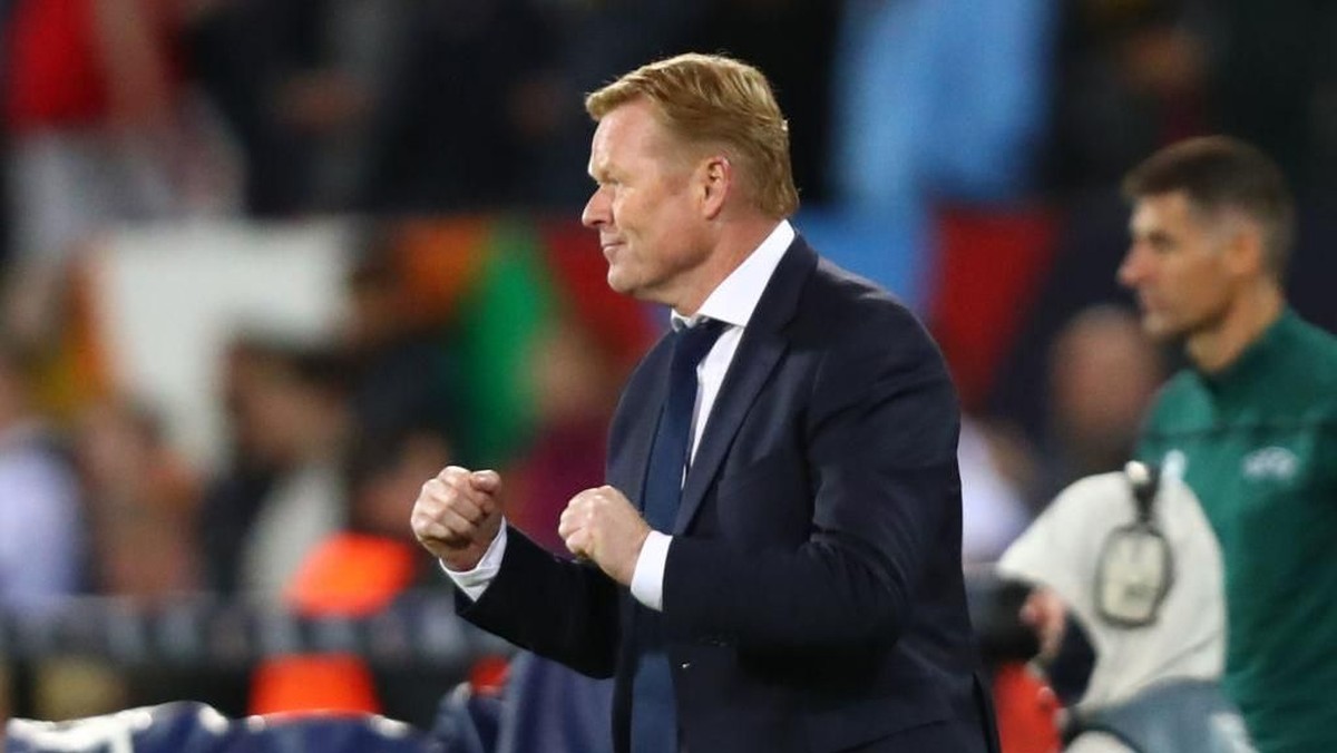 Ronald Koeman memang ditelpon Barcelona di Januari. (Foto: Getty Images/Dean Mouhtaropoulos)