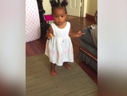 Ayah Histeris Lihat Langkah Pertama Anaknya yang Divonis Tak Bisa Berjalan