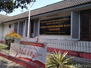 BIN dan Kanwil Kemenkumham DIY Gelar Vaksinasi Booster Penghuni Lapas BIN dan Kanwil Kemenkumham DIY Gelar Vaksinasi Booster Penghuni Lapas
