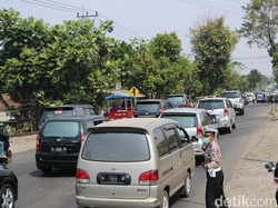 Jalur Arteri Jombang Padat Pada H+2, Polisi Berlakukan Contra Flow