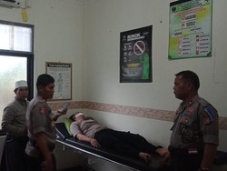 Orang Gangguan Jiwa di Pandeglang Tusuk Polisi yang Sedang Atur Lalin