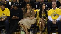 Beyonce Tampak Kesal Jay-Z Didekati Wanita Lain, Ini yang Sebenarnya Terjadi