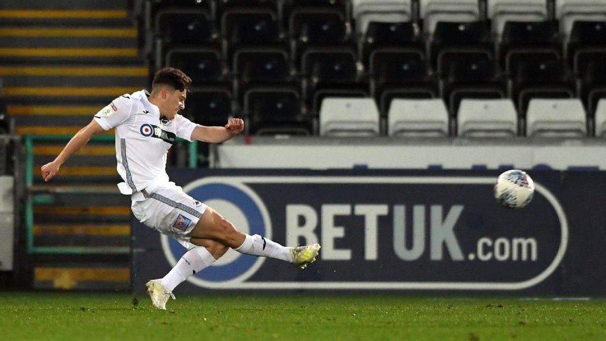 Rekrutan anyar MU, Daniel James, langsung bekerja keras menyiapkan diri jelang pramusim. (Foto: Stu Forster/Getty Images)
