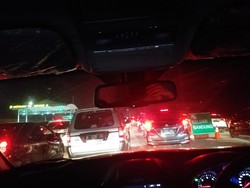 Arus Balik, Kemacetan Terjadi Sebelum dan Sesudah GT Cikampek Utama