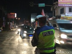 Wisatawan Padati Lembang, Polisi 13 Kali Berlakukan One Way