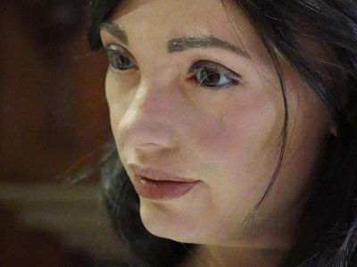 Perkenalkan Ai-Da, Robot Seniman yang Jago Melukis