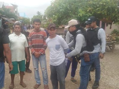Detik-detik Penangkapan 81 Pelaku Bentrokan dan Pembakaran Rumah di Buton