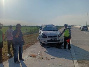 Arus Balik Lebaran, Kecelakaan Tunggal Terjadi di Tol Solo-Ngawi Arus Balik Lebaran, Kecelakaan Tunggal Terjadi di Tol Solo-Ngawi