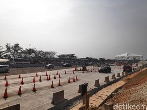 One Way Disetop, Tol Cikampek Utama Arah Jakarta Lancar One Way Disetop, Tol Cikampek Utama Arah Jakarta Lancar