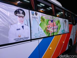 Ratusan Pemudik di Pacitan Balik ke Surabaya dengan Bus Gratis Ratusan Pemudik di Pacitan Balik ke Surabaya dengan Bus Gratis