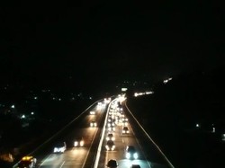 Video: Satu Arah Tol Ungaran-Semarang Diberlakukan