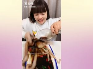 Ada yang Lucu Sekaligus Mengerikan dari Video Mukbang Gagal Ini