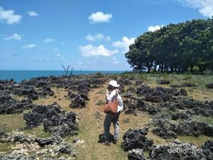 Mudik ke Madura, Ini Pantai Kahuripan yang Perawan