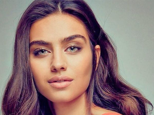 Pesona Ratu Kecantikan Turki yang Resmi Jadi Istri Pesepakbola Ozil