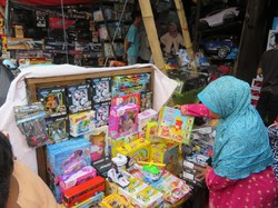 Pasar Gembrong Sepi Pembeli, Karena Toko Online?