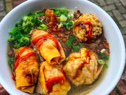 Bosan Opor dan Rendang? Yuk, Jajan Bakwan Malang yang Gurih Segar!