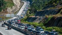 Potret Padatnya Arus Balik di Tol Semarang-Solo