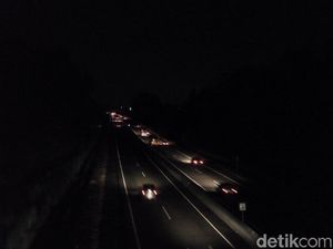 Sistem One Way Diberlakukan di Banyumanik, Tol Semarang-Solo Lancar Sistem One Way Diberlakukan di Banyumanik, Tol Semarang-Solo Lancar