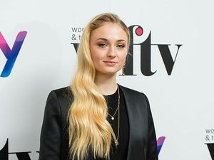 Sophie Turner Posting Foto Langka Jadi Ibu Dua Anak Sophie Turner Posting Foto Langka Jadi Ibu Dua Anak