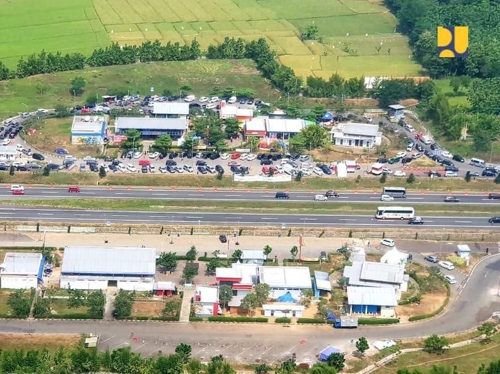 Macet Pasca Lebaran, Desain Rest Area akan Diubah Macet Pasca Lebaran, Desain Rest Area akan Diubah