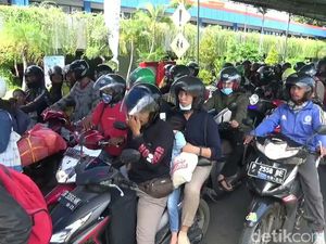 Arus Balik, Kendaraan Roda Dua Padati Pelabuhan Ketapang Banyuwangi Arus Balik, Kendaraan Roda Dua Padati Pelabuhan Ketapang Banyuwangi