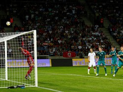 Upaya Jerman menambah gol di sisa babak pertama tak berhasil karena skor 1-0 tetap bertahan hingga turun minum. Sementara, Belarusia punya satu kans untuk menyamakan skor tapi Manuel Neuer mampu menepis bola sundulan Nikita Naumov.