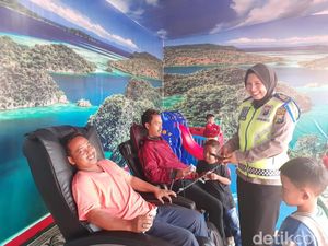Cerita Pemudik yang Terkesan dengan Pos Pelayanan Lebaran di Gresik Cerita Pemudik yang Terkesan dengan Pos Pelayanan Lebaran di Gresik