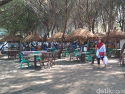 Lepas Penat dengan Menikmati Kesejukan Pantai Serang