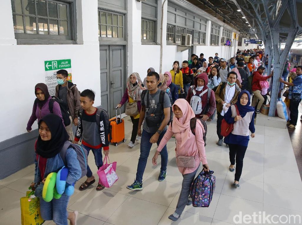 Lebaran Berlalu, Wonogiri Ditinggalkan Seperempat Penduduknya Lebaran Berlalu, Wonogiri Ditinggalkan Seperempat Penduduknya