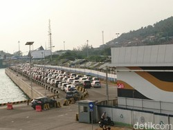 Arus Balik, Pemudik dari Sumatera Terus Berdatangan di Pelabuhan Merak