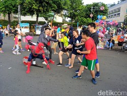 Tak Ada CFD, Bundaran HI Tetap Ramai
