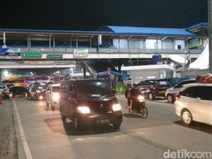 Puncak Arus Balik, ASDP Merak Optimalkan 7 Dermaga dan 64 Kapal Puncak Arus Balik, ASDP Merak Optimalkan 7 Dermaga dan 64 Kapal