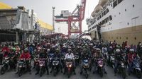 Suasana Arus Balik Pemudik di Pelabuhan Tanjung Priok