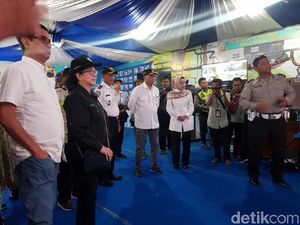 Tinjau Pos Terpadu di GT Brebes, Menhub-Menkes Cek Arus Balik via CCTV Tinjau Pos Terpadu di GT Brebes, Menhub-Menkes Cek Arus Balik via CCTV