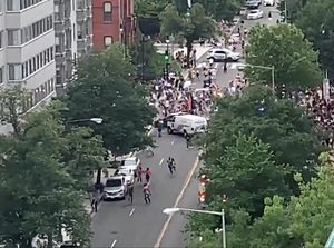 Terdengar Suara Seperti Tembakan, Peserta Parade Gay di AS Berhamburan