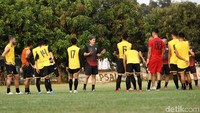 Duo Spanyol yaitu Julio Banuelos dan Eduardo Perez kini menukangi klub Macan Kemayoran.