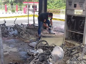 Motor Diduga Korslet Saat Isi BBM, SPBU di Bangka Terbakar Motor Diduga Korslet Saat Isi BBM, SPBU di Bangka Terbakar