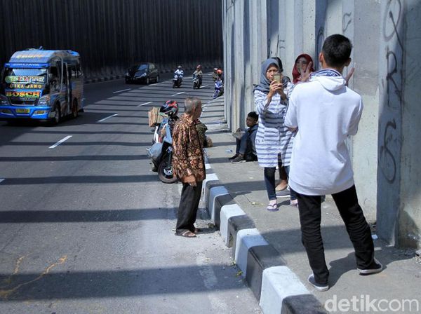 Antisipasi Macet, Warga Dilarang Selfie di Terowongan Lingkar Nagreg
