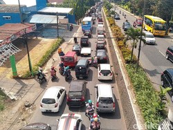 Imbas Karanglo, Jalur Keluar Kota Malang Macet Saat Arus Balik Lebaran