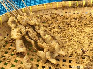 Colok Gembrung, Kudapan Unik Khas Ciamis yang Gurih Bikin Nagih