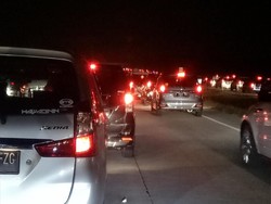 Kiat Polisi Atasi Macet di Pasar Tegalgubug Cirebon Saat Mudik