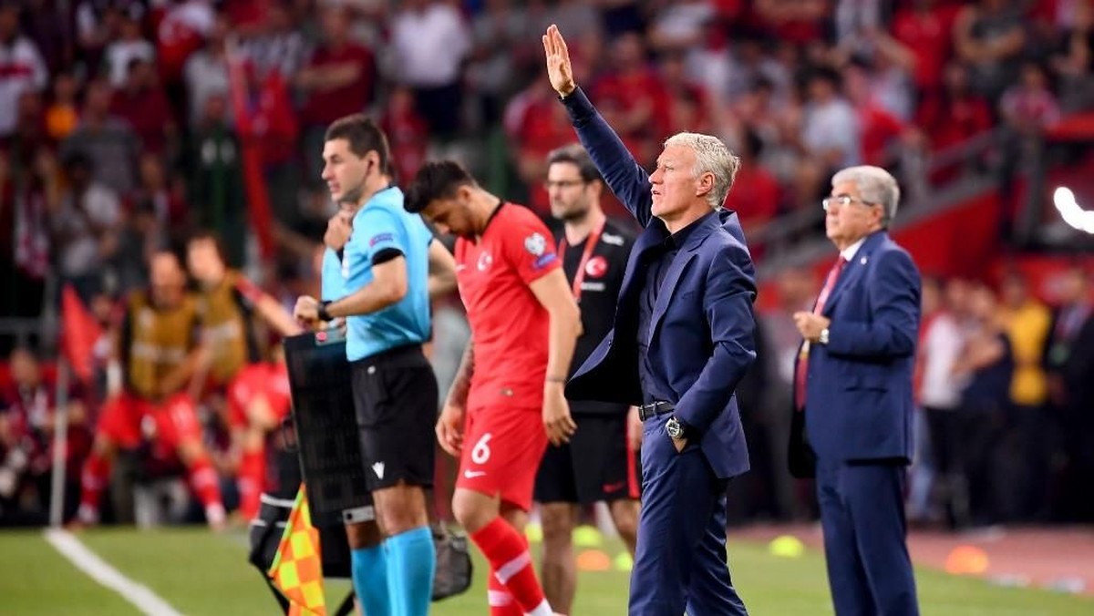 Didier Deschamps kecewa berat dengan kekalahan timnas Prancis dari Turki 0-2/ (Frank Fife/AFP)
