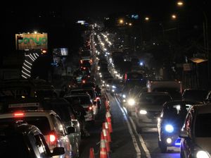 Jalur Nagreg Dilintasi 99 Ribu Kendaraan di H+3 Lebaran Jalur Nagreg Dilintasi 99 Ribu Kendaraan di H+3 Lebaran