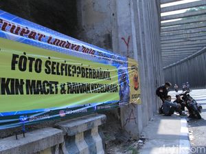Bikin Macet, Pengendara Dilarang Swafoto di Terowongan Lingkar Nagreg Bikin Macet, Pengendara Dilarang Swafoto di Terowongan Lingkar Nagreg