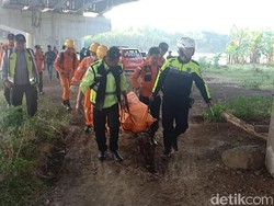 Istirahat di Jembatan Cimanuk, Pemudik Asal Jambi Tewas Tenggelam