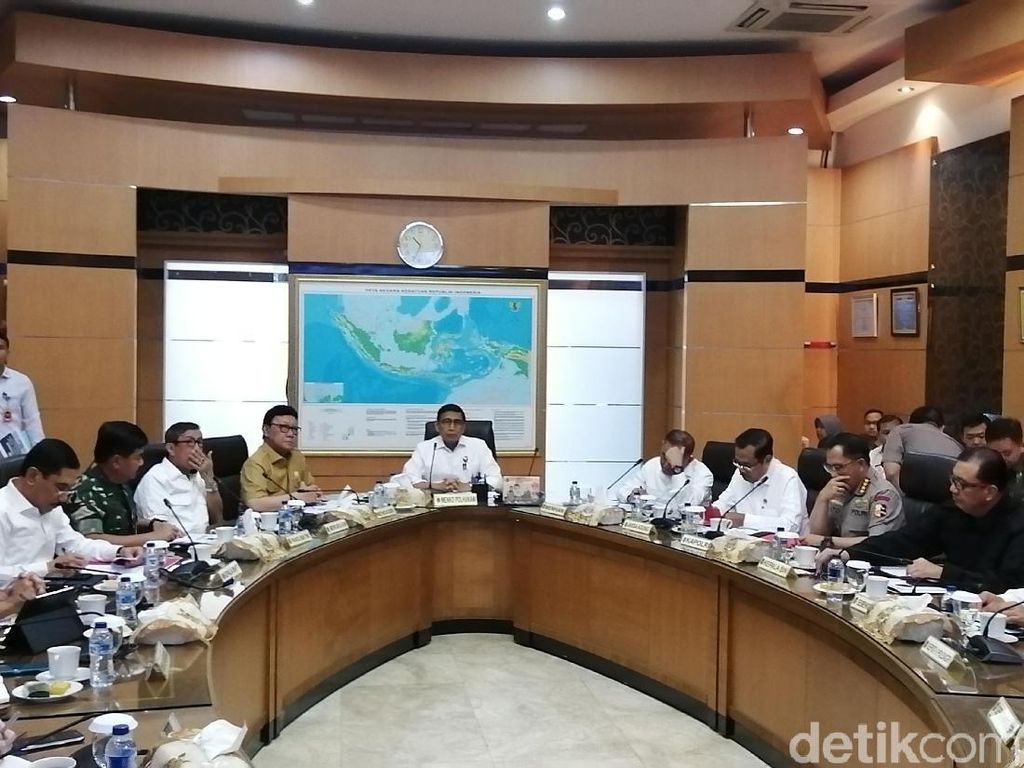 Evaluasi Situasi Pasca-Lebaran, Wiranto Ungkit Masalah Pemilu Evaluasi Situasi Pasca-Lebaran, Wiranto Ungkit Masalah Pemilu