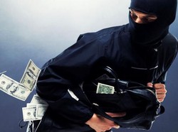 Kacau! Gangster Ini Rampok 2 Bank Sekaligus dan Tebar Bom di Mana-mana